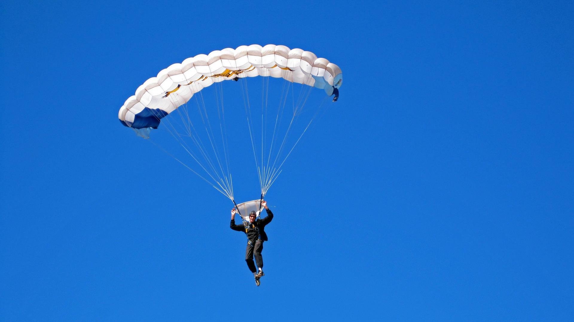 _全民健身跑步周:活力城市开启_,全民健身跑道